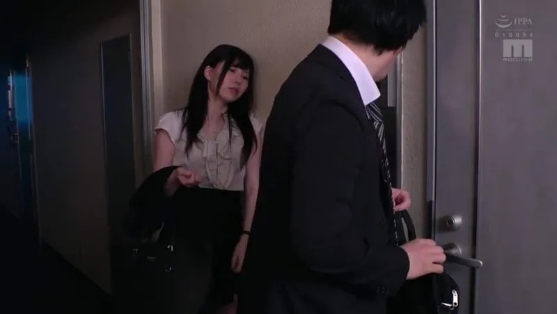 Cô vợ nhà bên nhận nhầm tôi là gã chồng trong một hôm say xỉn