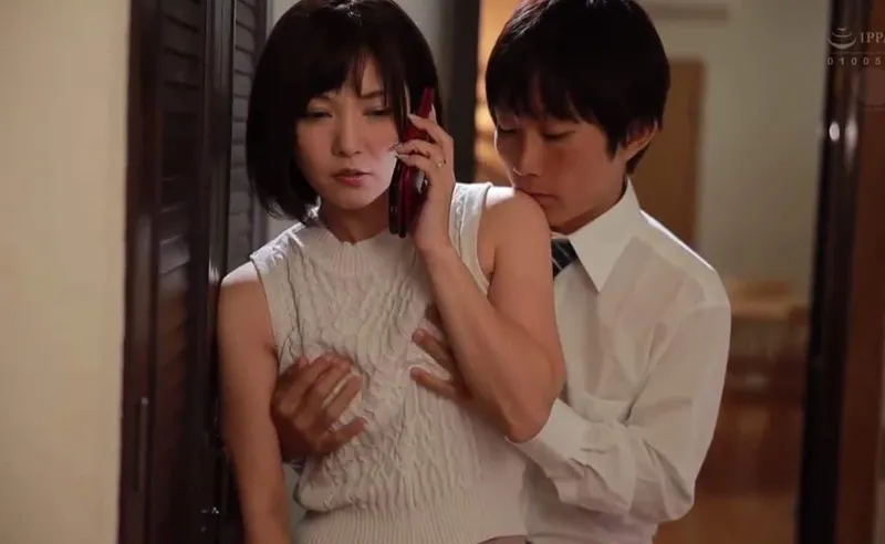 Chồng yêu đi đánh golf, cô vợ ở nhà dẫn trai trẻ về làm tình cho sướng