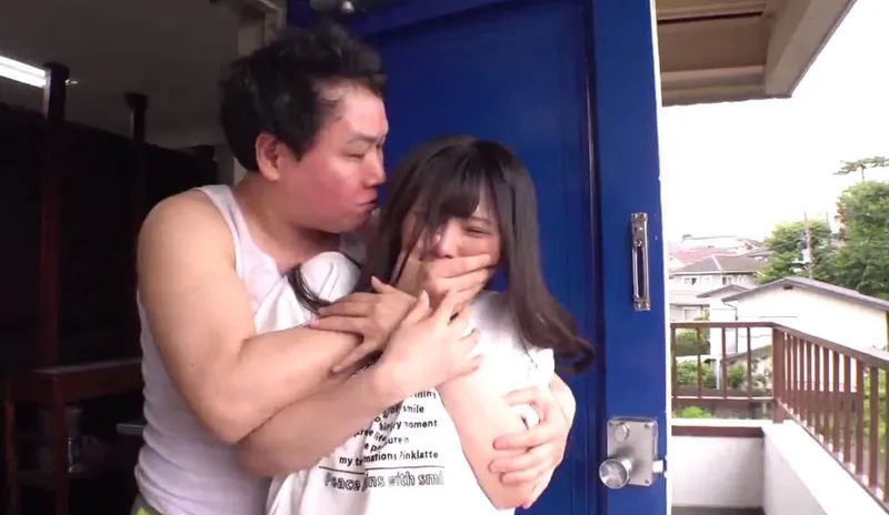 Tình đầu của tôi đã bị gã nhà kề bên làm tình tơi tả