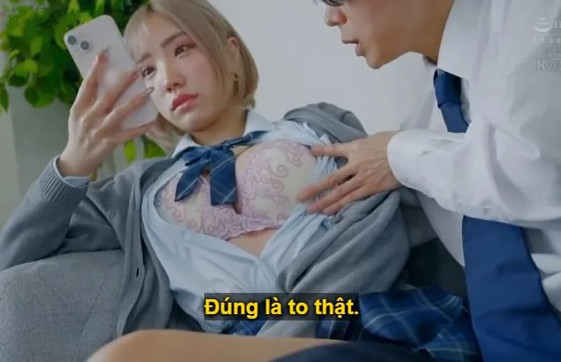 Cô học trò băng giá vô cảm, chỉ khao khát tiền bạc, anh muốn hành động gì với em cũng được.